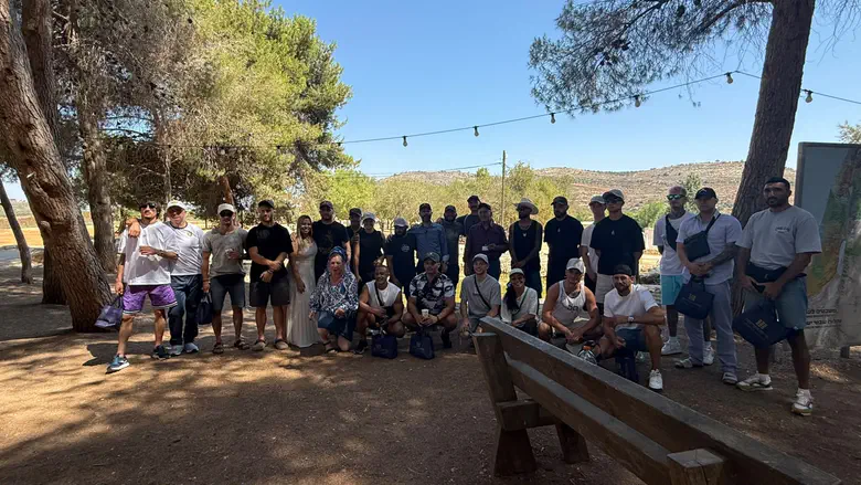 International combat sports stars visit Ancient Shiloh