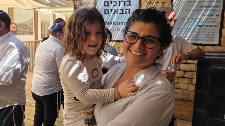 Sharren Haskel visits Temple Mount with daughter on Tisha B’Av