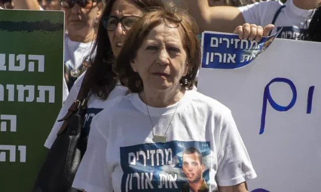 Zehava Shaul, who fought to bring son Oron home, dies