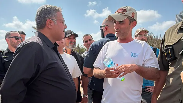 National Security Minister visits search command center for missing 4-year-old in Ashkelon