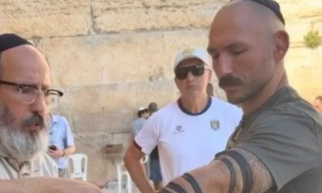 He put on tefillin for the first time and lost thousands of followers