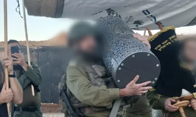 Watch: Torah scroll dedicated at IDF ‘Keter Hahermon’ outpost