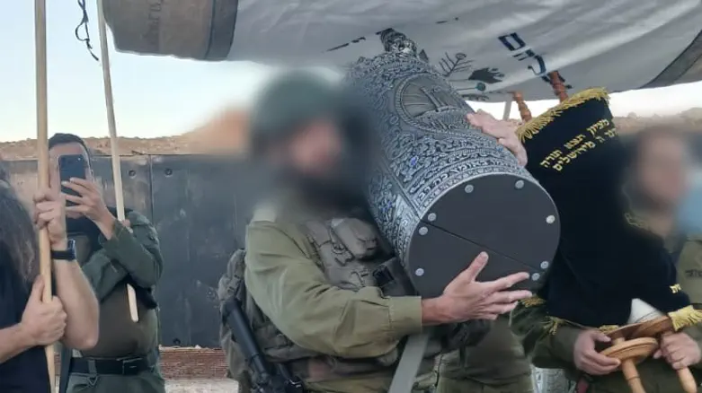 Watch: Torah scroll dedicated at IDF ‘Keter Hahermon’ outpost