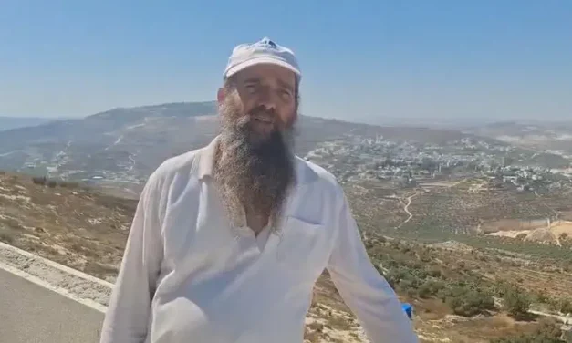 Father of slain hero delivers powerful message from attack site