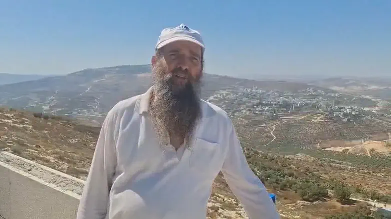 Father of slain hero delivers powerful message from attack site
