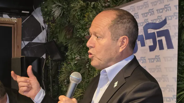 Economy Minister: ‘No more Palestinian workers, we will dismantle the PA’