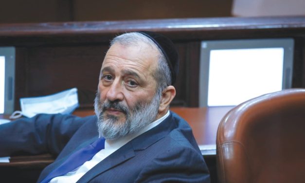 Shas spiritual leader orders support for coalition legislation in exchange for haredi-backed bills