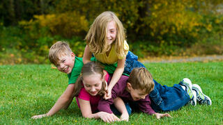 Want kids off their screens? Try these 5 outdoor games to boost their brains