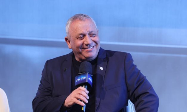Cypriot lawmaker slams Eisenkot billboards ahead of Israeli election