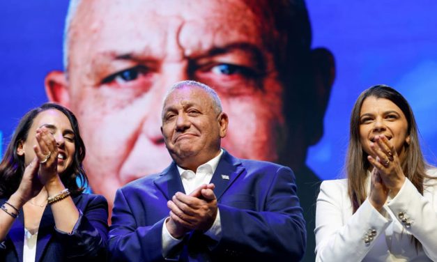 Gadi Eisenkot launches Yashar! campaign, vows to govern for all Israelis