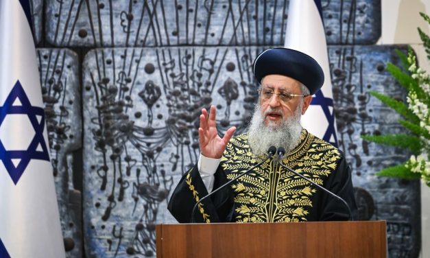 Rights org. files complaint after Sephardic head rabbi shames women for private mikveh use
