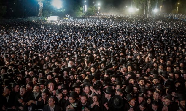 Hundreds of haredim protest outside military prison following draft dodger arrest