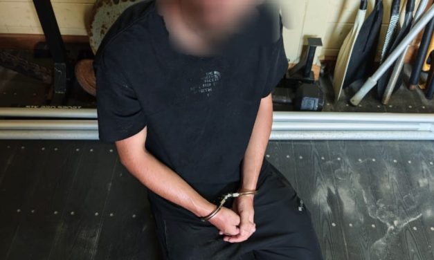 Police arrest two suspected of plotting Jerusalem terror attack, seize illegal weapons in A-Ram