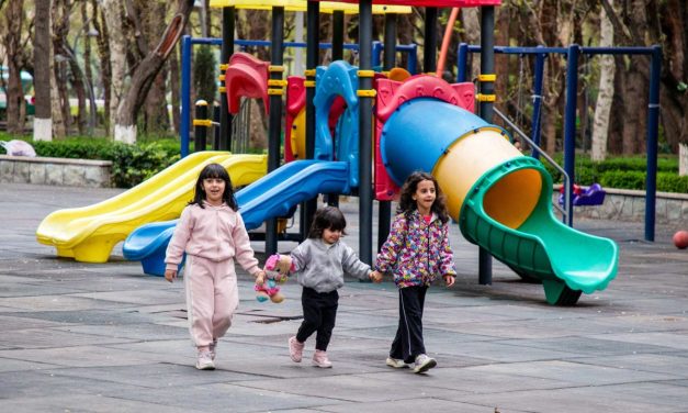 Video shows woman hurling antisemitic abuse at Jewish family in Montreal playground dispute