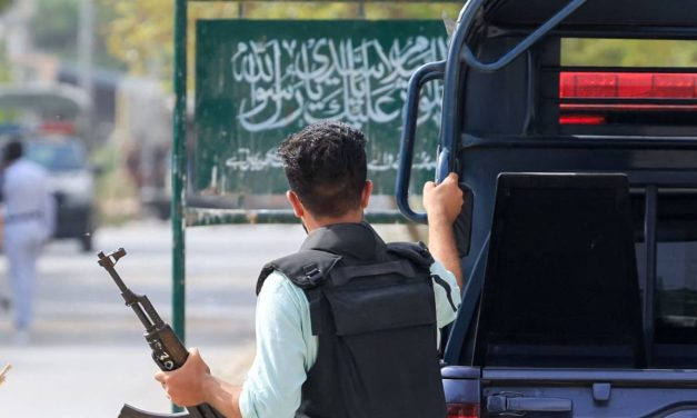 Islamist terrorists kill 10 police officers in northwest Pakistan, say police