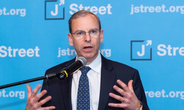 J Street defends co-sponsoring College Democrats convention featuring Hasan Piker