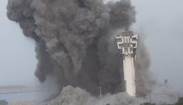Trump warns of total destruction as Hormuz stays open but Iran faces blockade