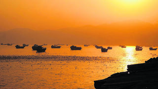 Report: Gulf-backed Oman plan would strip Iran of sole control over Strait of Hormuz