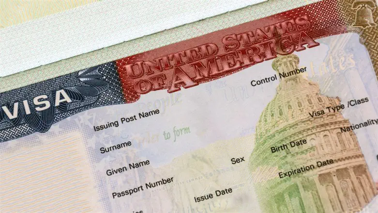 US halts all visa applications