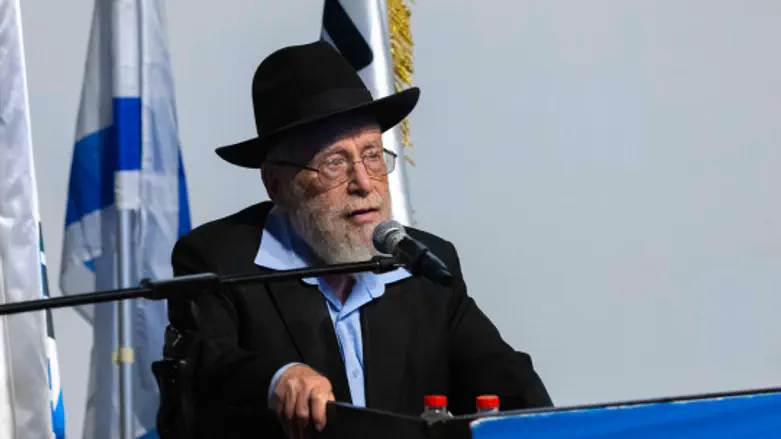 After Rabbi Yosef’s attack, Rabbi Kook’s glowing words for Rabbi Lior resurface