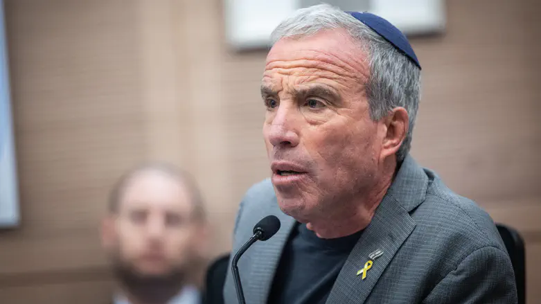 MK Elazar Stern resigns from Knesset