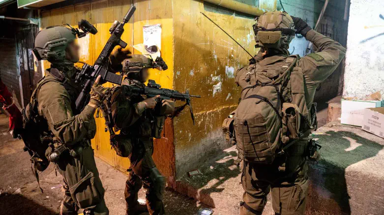 Watch: IDF launches operation in Shechem, arrests Islamic Jihad terrorist