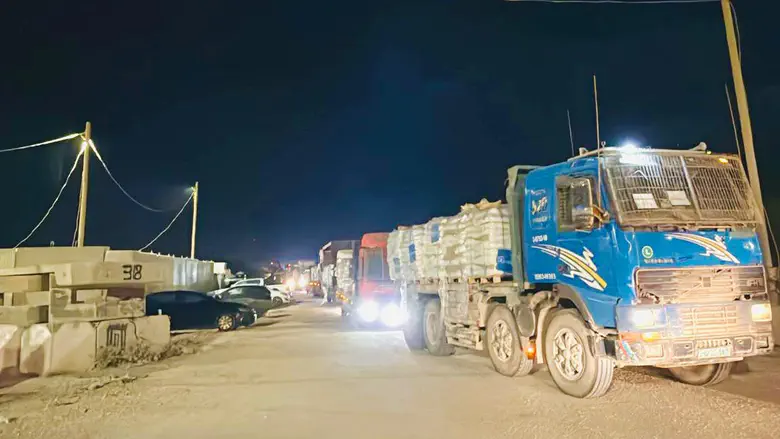 COGAT reveals: Between 20-30% of Gaza aid isn’t food
