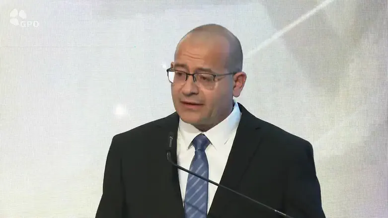 Report: Mossad chief meets with Syrian Foreign Minister