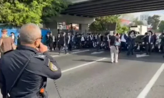 Haredi extremists block central Israel highway protesting draft dodger arrest
