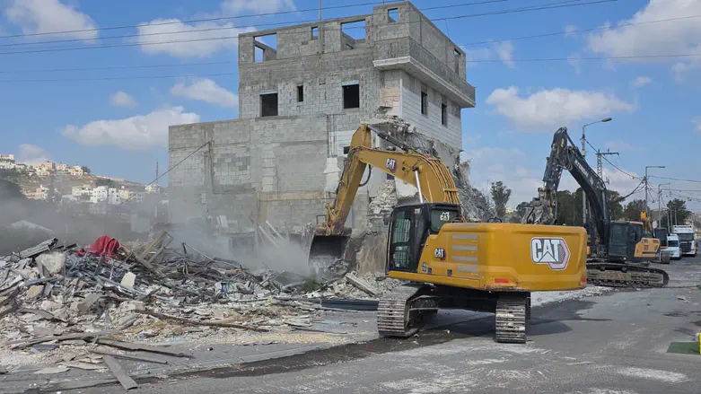 Record number of illegal Palestinian structures demolished in Judea and Samaria