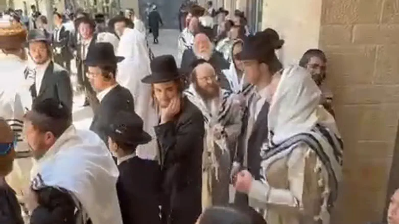Watch: Sabbath café protest erupts as Liberman visits