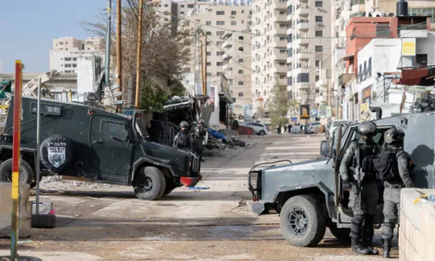 IDF and police evacuate Kafr Aqab UNRWA compound