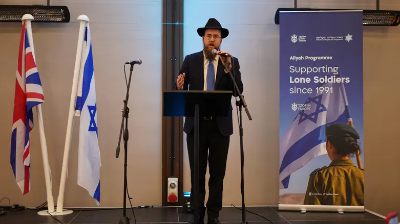 Rabbi Shneor Glitzenstein: ‘Every Shabbat at the Chabad House reawakens Am Yisrael’s soul’