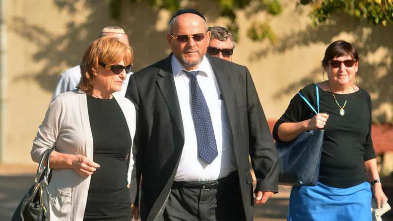 Ex-Likud MK, convicted contractor at center of new fraud probe