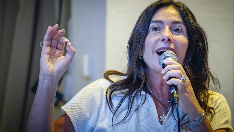 Bereaved father confronts Miri Regev: My daughter was murdered because of you
