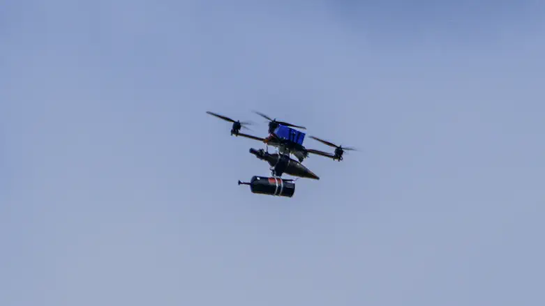 Watch: Yemeni forces attempt to shoot down Houthi drones on live TV