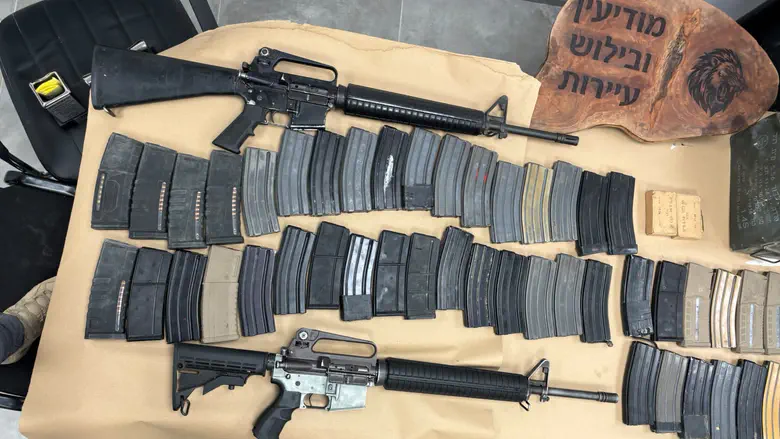 Disturbing footage: Two M16 Rifles and IDF ammunition seized in the Negev