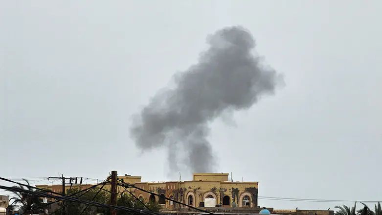 Houthi forces launch missiles and drones at Yemen’s port city of Mocha