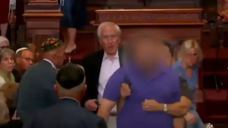Prosecutors seek detention of man accused in NYC synagogue attack