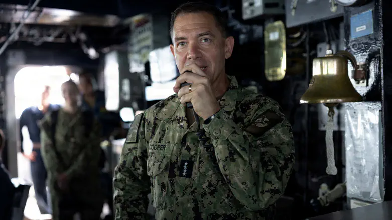 CENTCOM chief concludes Middle East visit as Lincoln carrier strike group operates