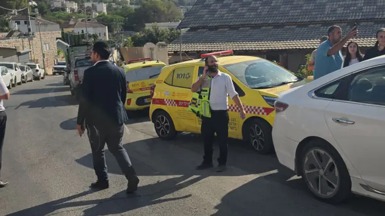 2 children stabbed in Beit Shemesh, 1 in critical condition