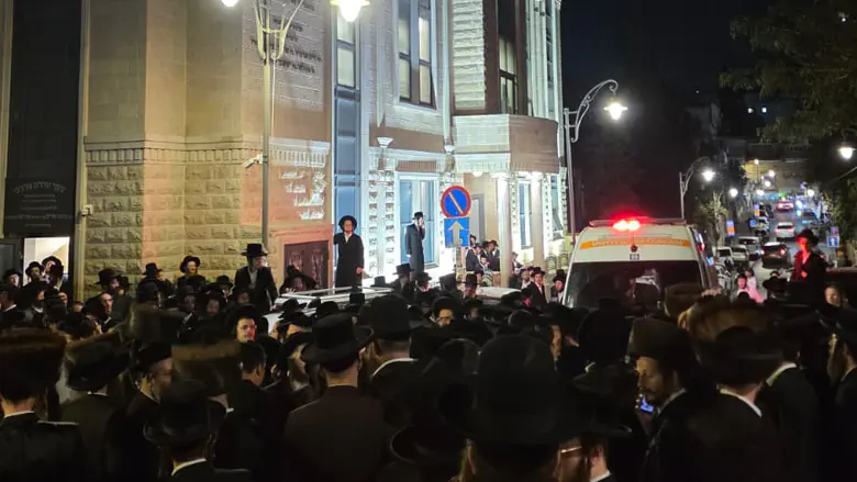 Karlin-Stolin Rebbe breaks silence after violent clashes