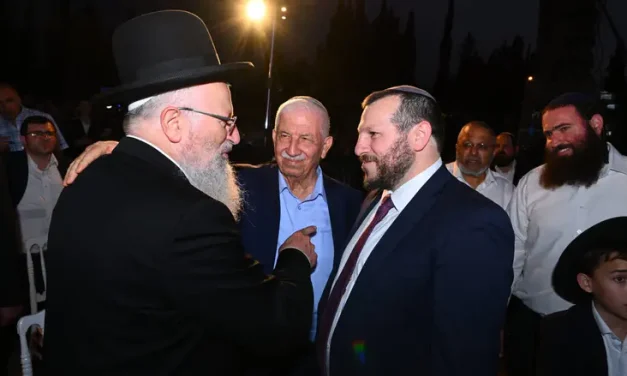 Rabbi Shmuel Eliyahu warns: “A full dictatorship”