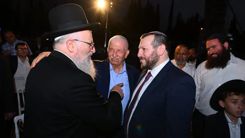 Rabbi Shmuel Eliyahu warns: “A full dictatorship”