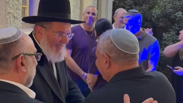 Chief Rabbi to Eisenkot: A source of inspiration