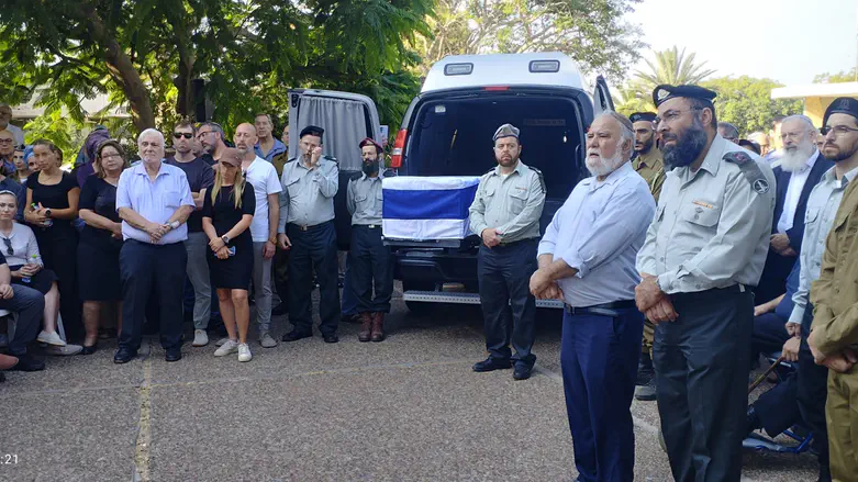 44 years later: Yehuda Katz, who fell in 1982, is laid to rest