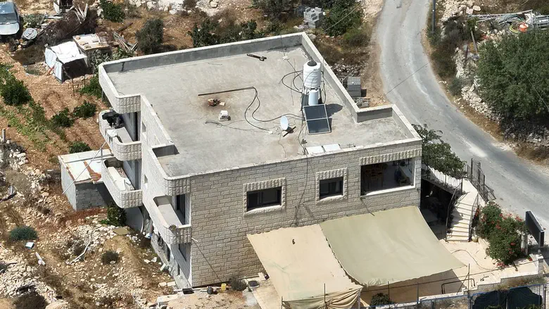 In the heart of Gush Etzion: PA blocking access to village, government dragging its feet