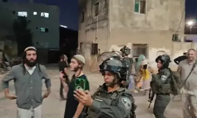 Border Police blocked the road, residents entered on foot