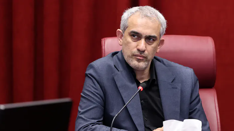 Iran vows to withstand new US sanctions, says Washington faces ‘another defeat’