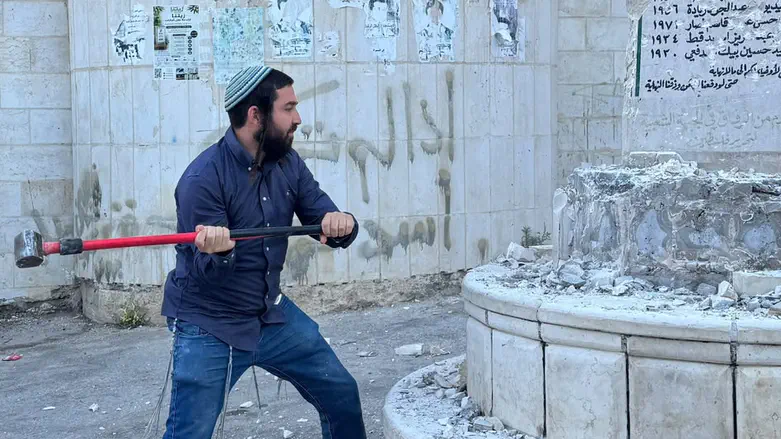 Yair Golan in Arabic: Succot is a ‘dangerous criminal’
